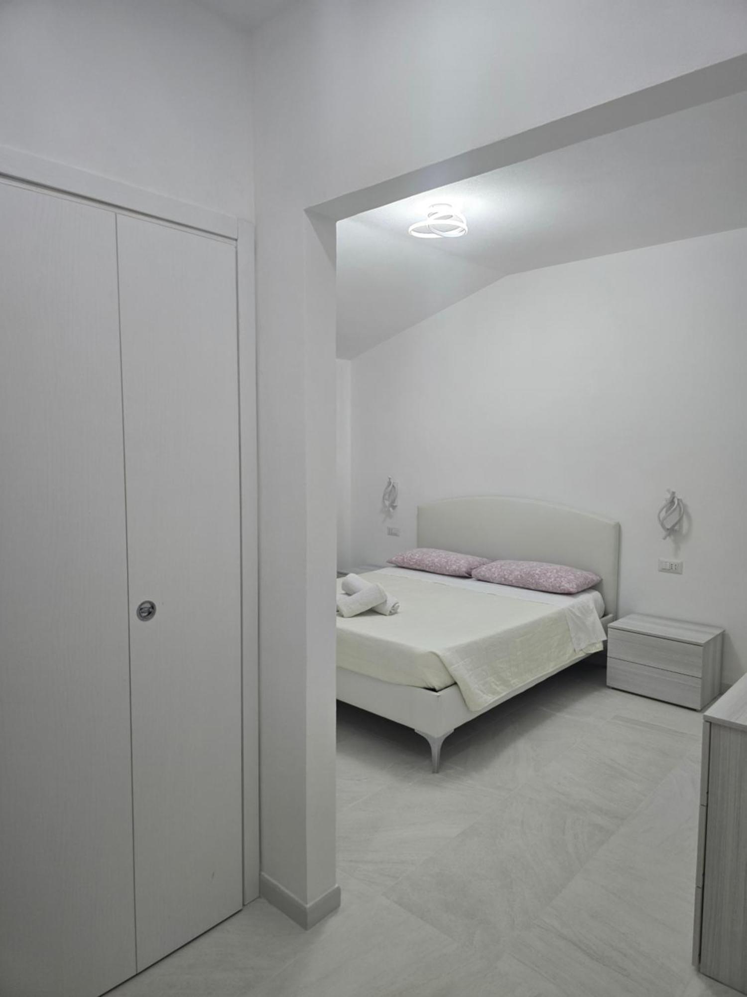 Guest House Tra Rocce E Mare La Maddalena  Kültér fotó