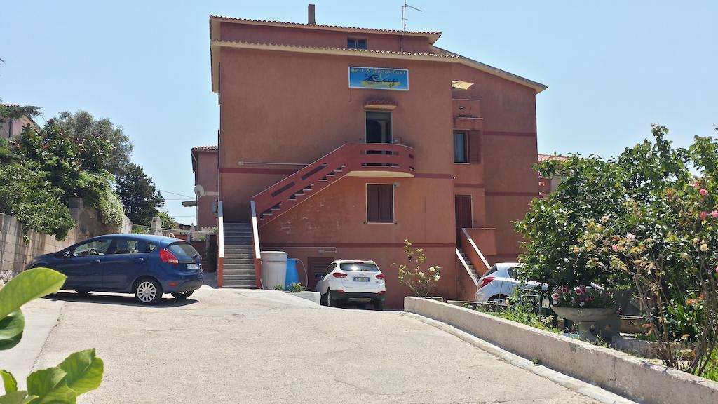Guest House Tra Rocce E Mare La Maddalena  Kültér fotó