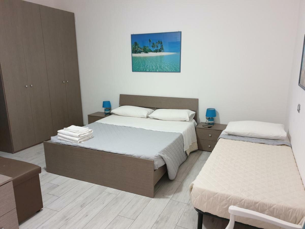 Guest House Tra Rocce E Mare La Maddalena  Kültér fotó