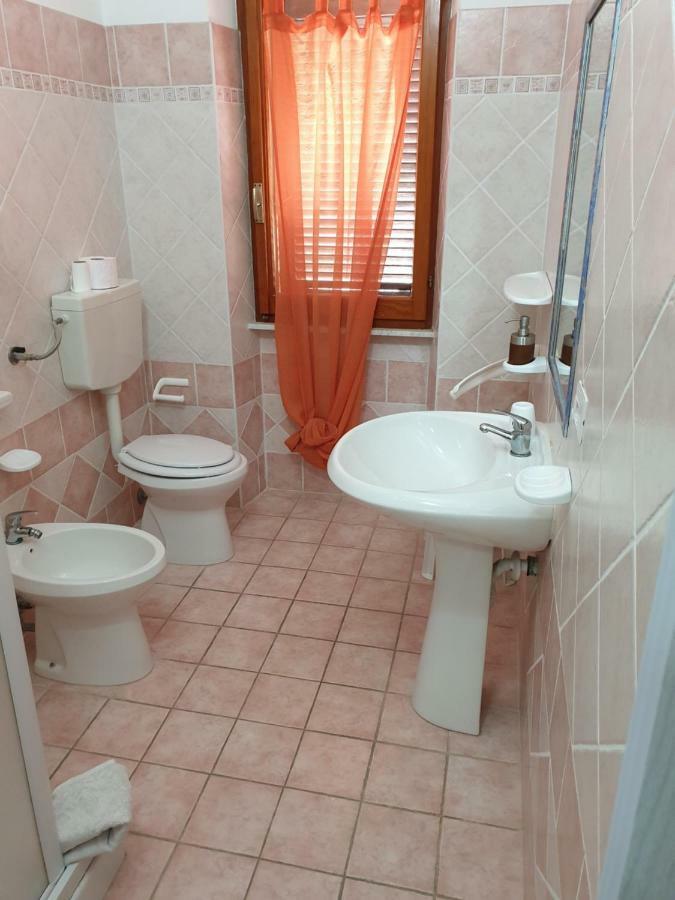 Guest House Tra Rocce E Mare La Maddalena  Kültér fotó
